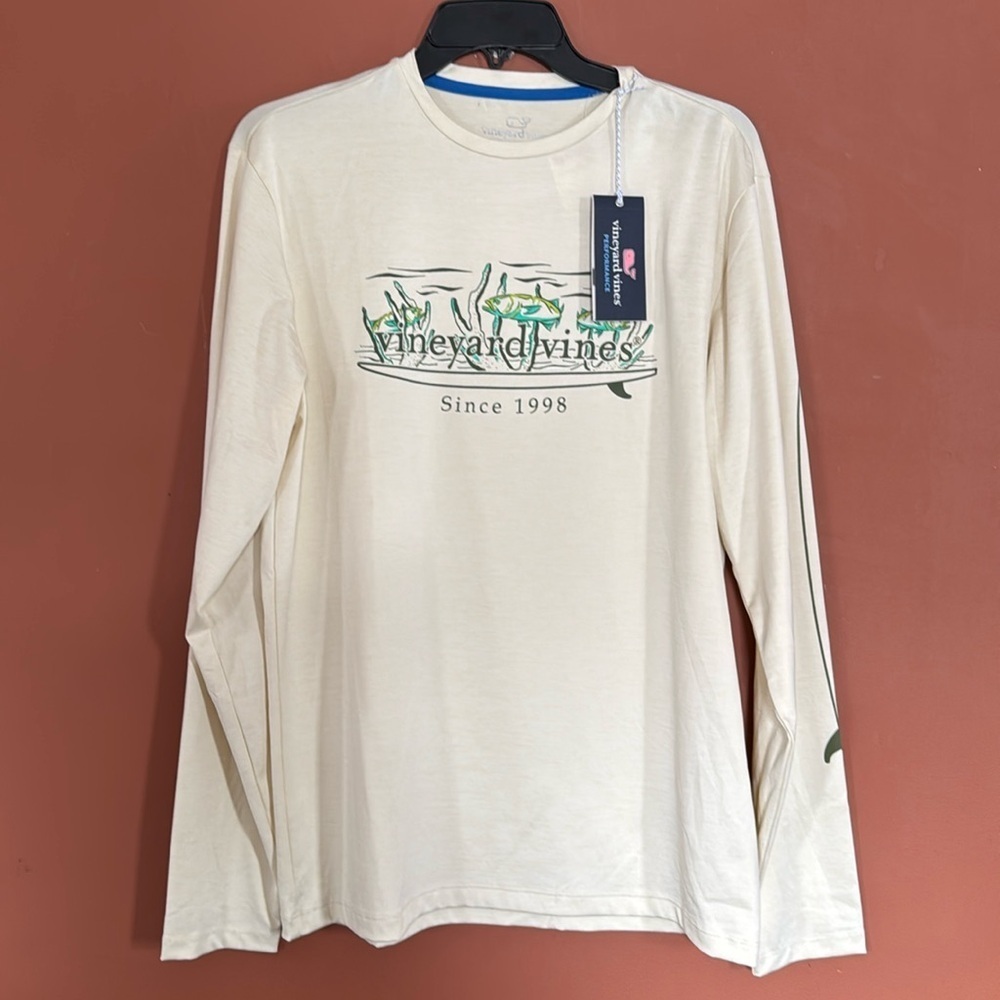 NWT Vineyard Vines Coral and Fish Surf Harbor Performance Tee size Small